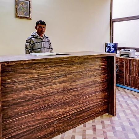Oyo 67335 Hotel Madhuban Аджмер Екстериор снимка