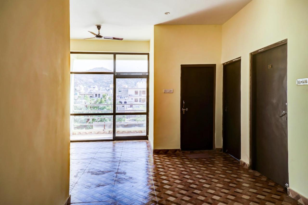 Oyo 67335 Hotel Madhuban Аджмер Екстериор снимка